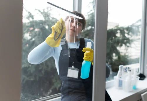 Nettoyage de vitres intérieures et extérieures à Tergnier